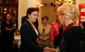 Ciekawe, jak Janina Paradowska tytułowała Ewę Kopacz, kiedy przyszło jej z nią rozmawiać. Jeszcze marszałek? Już premier?