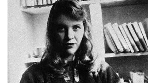 Plath funkcjonowała między coraz ciaśniej przylegającymi do siebie ścianami mieszkania. © Bettmann / CORBIS