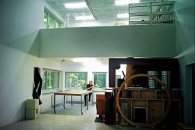 Mirosław Bałka mieszka i pracuje w Otwocku.