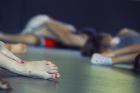 Taniec to nie tylko sztuka, ale i sport wyczynowy. Bez odpowiedniego zaplecza wielu tancerzy robi sobie krzywdę.