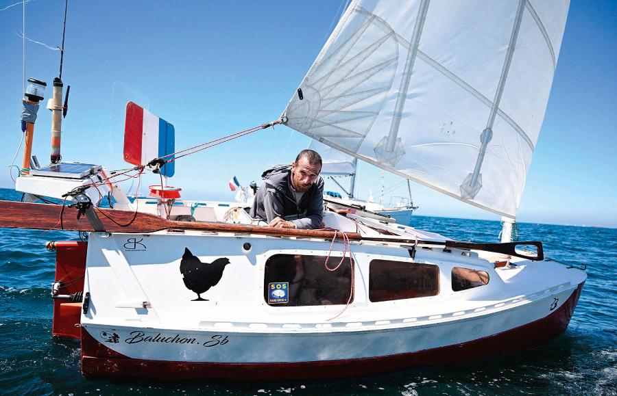 Yann Quenet na finiszu swojej trzyletniej odysei oceanicznej na pokładzie nie tylko bardzo małego, ale i taniego jachtu.