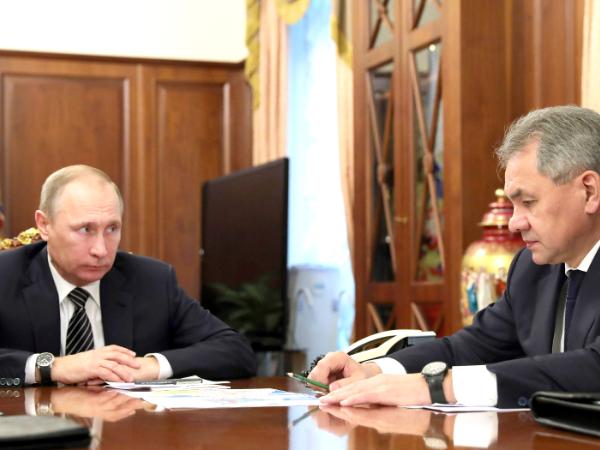 Prezydent Rosji Władimir Putin i dotychczasowy szef MON Siergiej Szojgu. Zdjęcie z 2016 r.