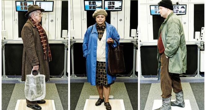 Zwycięzcy castingu tuż przed skanowaniem, w strojach z epoki. Od lewej: Stanisław Bernaciak, Elżbieta Kiełb, Grzegorz Giżewski