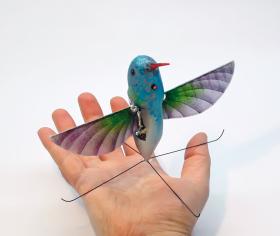 Jeden z projektów nanotechnologicznych, szpiegowski ptak-dron.