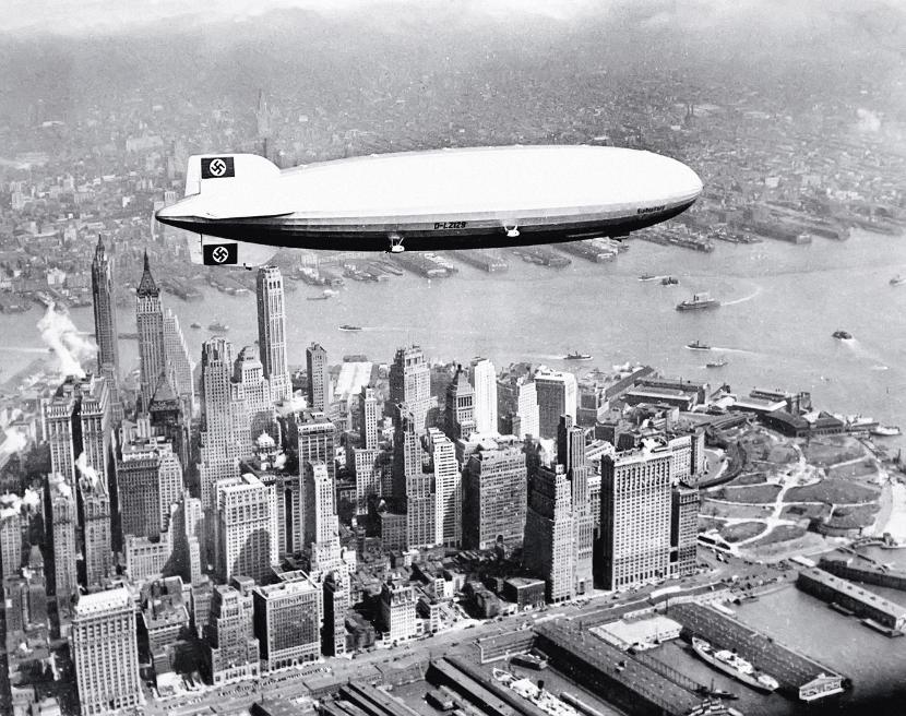Niemiecki sterowiec „Hindenburg” nad Manhattanem, 1936 r.