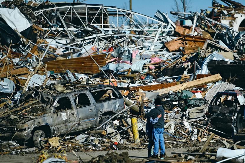 Tego samego dnia przez Kentucky przeszło 40 tornad, a zginęło w nich 75 osób.