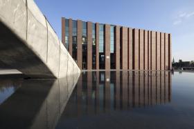 To obiekt nowoczesny, ale pozbawiony ekstrawaganckich rozwiązań...