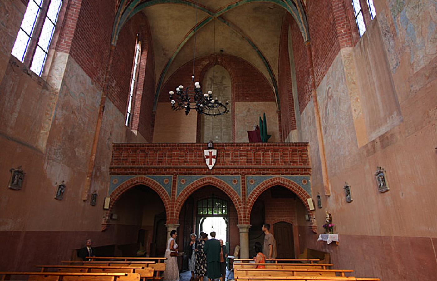 Chwarszczany - wnętrze kaplicy templariuszy