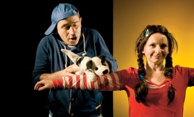 Monika Babula i Piotr Tworek – dwoje dzieci i szczeniak ze spektaklu wg Karela Capka