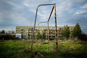 Wola Duchacka Wschód - kolejne wielkie blokowisko, na którym piłka nożna jest stale obecna.
