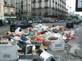 Neapol od dawna ma problem ze śmieciami. Szwedzko-norweska firma chce je stamtąd importować.