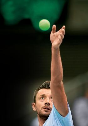 Michał Przysiężny podczas meczu w rozgrywkach Pucharu Davisa Polska‑Argentyna