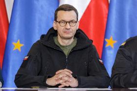 Premier Morawiecki na posiedzeniu sztabu powodziowego.