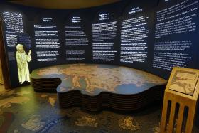 Makieta średniowiecza, pokazująca, z jakich rejonów Żydzi przybywali do Polski.