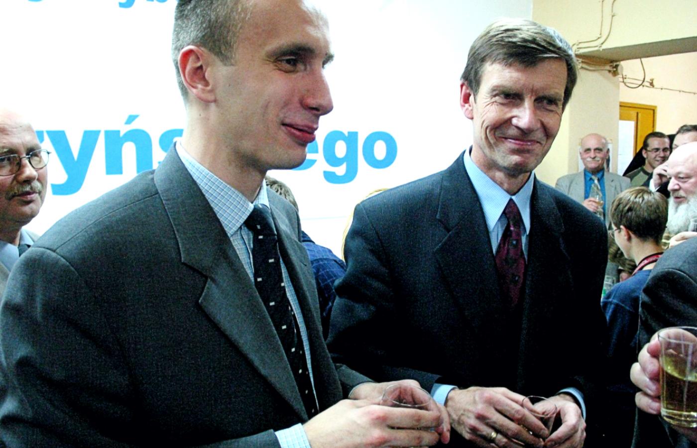 Janusz Kowalski i ówczesny prezydent Opola Ryszard Zembaczyński w 2002 r.