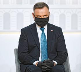 Prezydentowi nawet nie przyszło do głowy poświęcić ofiarom pandemii w szczycie kolejnej fali choćby skromnego tweeta.