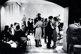 Jazz-band gra do tańca w młodzieżowej kawiarni Aelita, Moskwa, lata 60.
