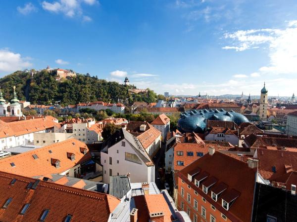 Panorama Graz, w tle galeria Kunsthaus