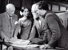27 sierpnia 1948 r. Od lewej: Pablo Picasso, architektka z Cejlonu Minnette De Silva, amerykanski rzezbiarz Jo Davidson i delegat z Indii, pisarz Mulk Raj Anand.