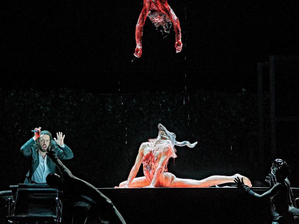 Rolę tytułową śpiewa pięknym głosem Łukasz Goliński.