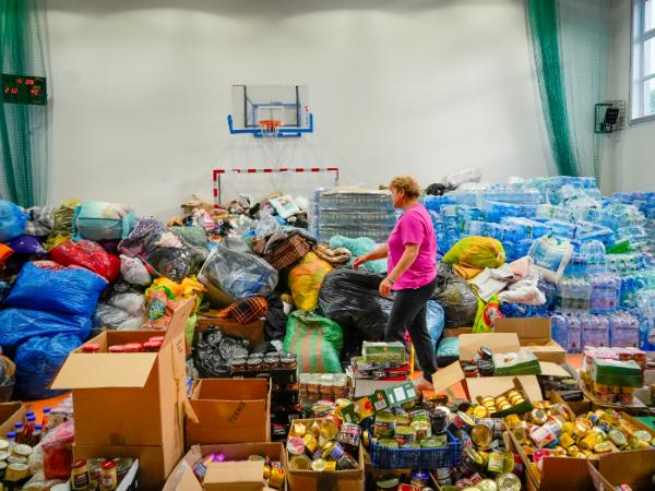 Punkt pomocy powodzianom w Stroniu Śląskim