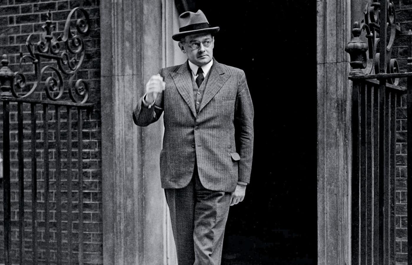Erich Kordt, dyplomata, członek NSDAP i SS, szef biura ministra spraw zagranicznych III Rzeszy Joachima von Ribbentropa, zdjęcie z września 1939 r.