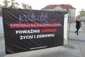 Jak można się było spodziewać, brutalnie zaatakowani i publicznie napiętnowani aktywiści LGBT również się zradykalizowali. Tak już jest, że akcja zwykle wywołuje reakcję, pojawia się efekt śnieżnej kuli, dochodzi do eskalacji konfliktu.