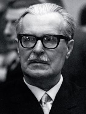 Władysław Jan Grabski, pisarz i poeta, dziadek Małgorzaty.