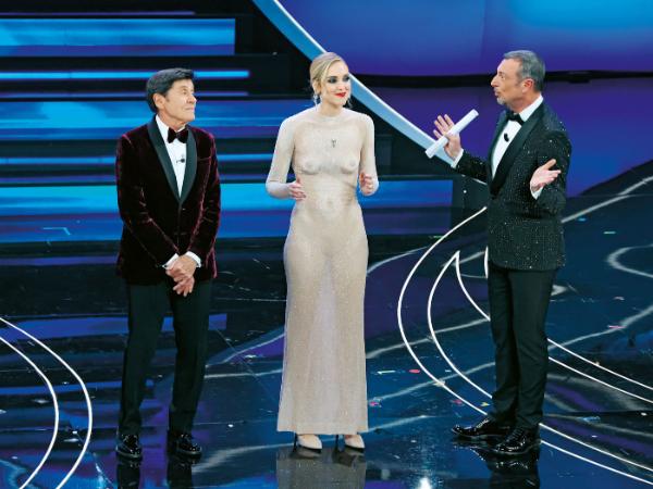 „Naga” Chiara Ferragni wygłosiła przesłanie, że ciało kobiet nie może wywoływać nienawiści i wstydu.