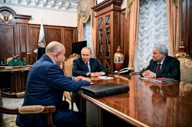 Spotkanie Władimira Putina z Michaiłem Fradkowem i Leonidem Reszetnikowem, ważnymi personami rosyjskiego wywiadu cywilnego.