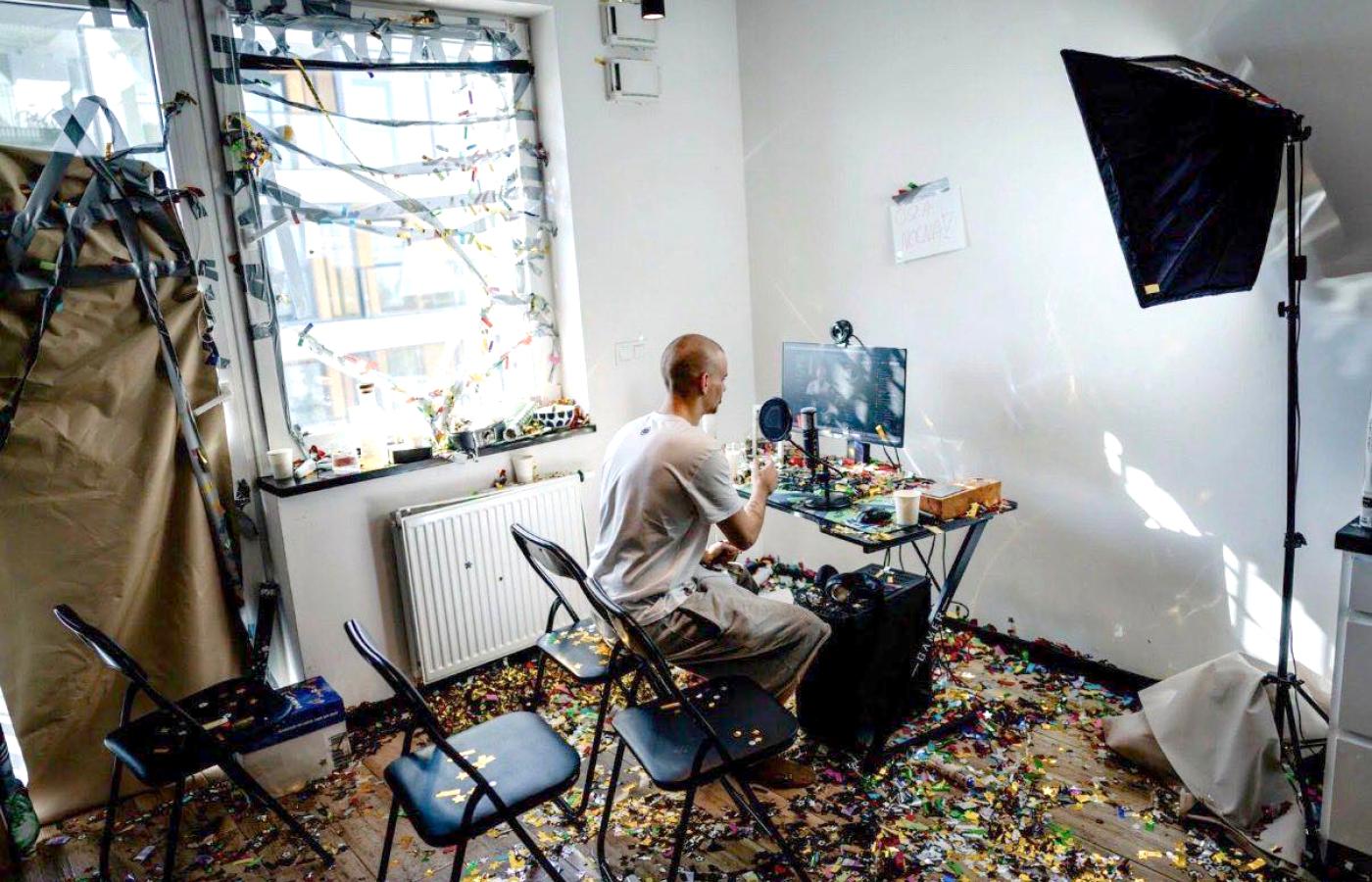 Łatwogang prowadzi stream charytatywny