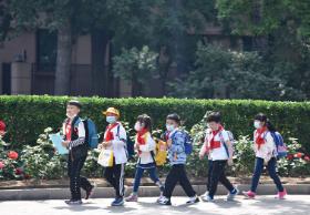 Obecny prezydent Xi Jinping chce, by każda Chinka rodziła troje dzieci i w ten sposób uratowała kraj przed demograficzną katastrofą