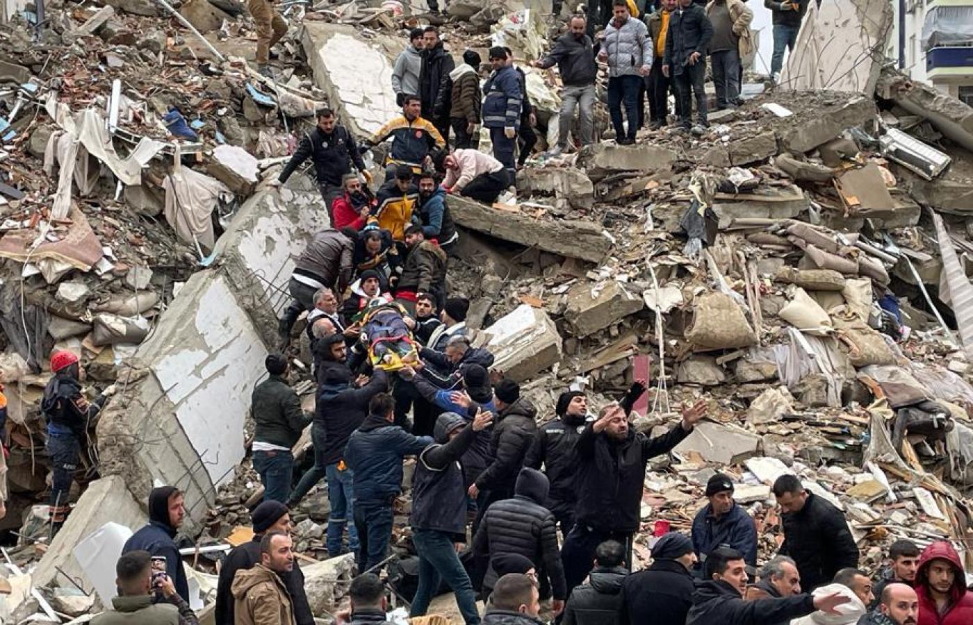 Akcja ratunkowa i poszukiwawcza po trzęsieniu ziemi o sile 7,4 w południowych prowincjach Turcji. Adana, 6 lutego 2023 r.