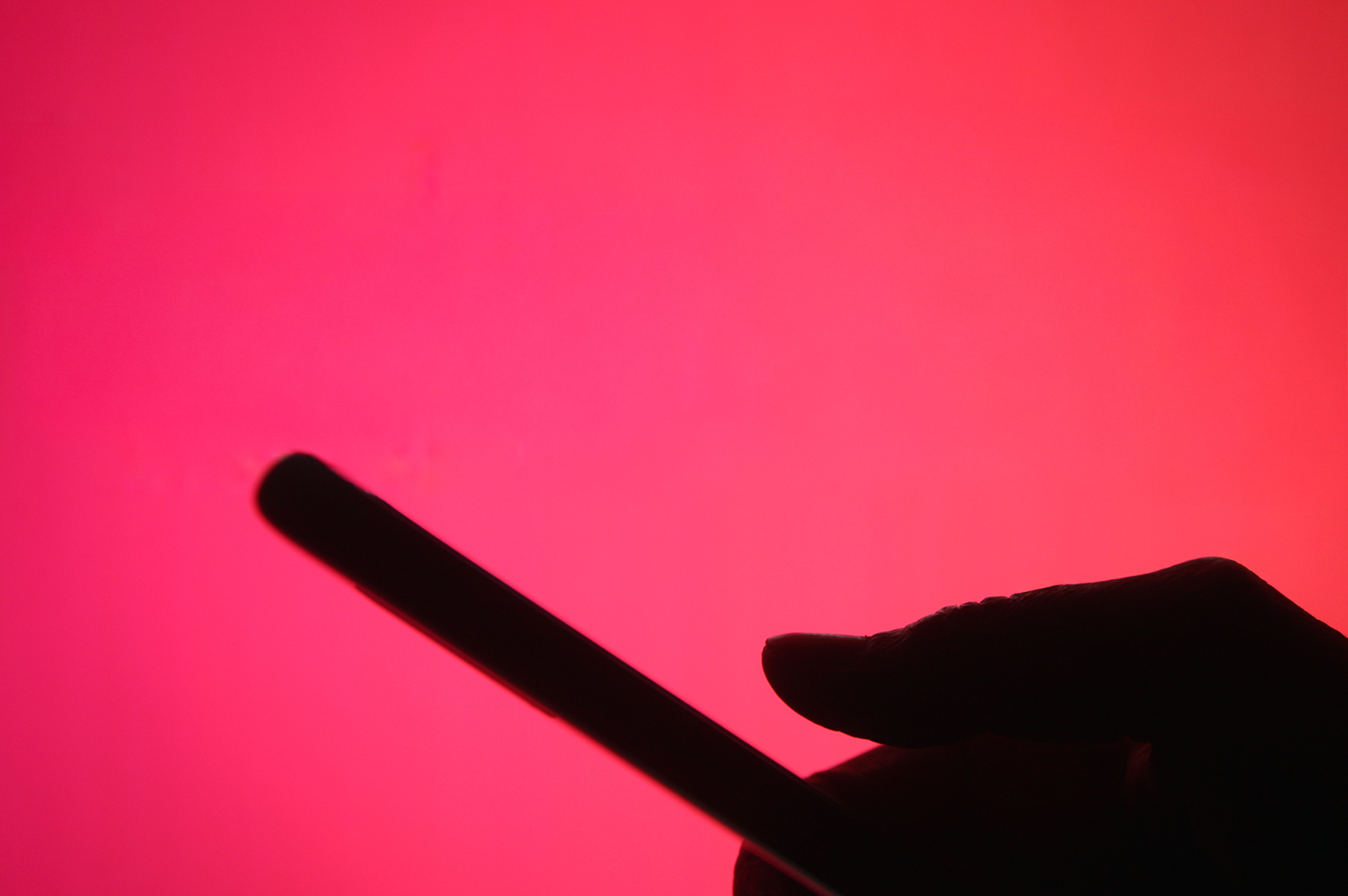 Miłość, przyjaźń czy seks. Kto czego szuka na Tinderze