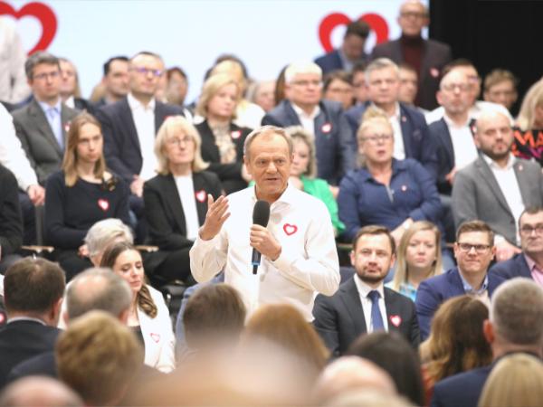 Donald Tusk w czasie konwencji samorządowej w Warszawie, 17 lutego 2024 r.