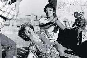 Libańczycy z natury są pogodni; lubią się bawić.