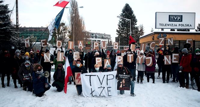 Gdańsk, 6 lutego. Protest Strajku Kobiet przeciwko upolitycznieniu mediów publicznych