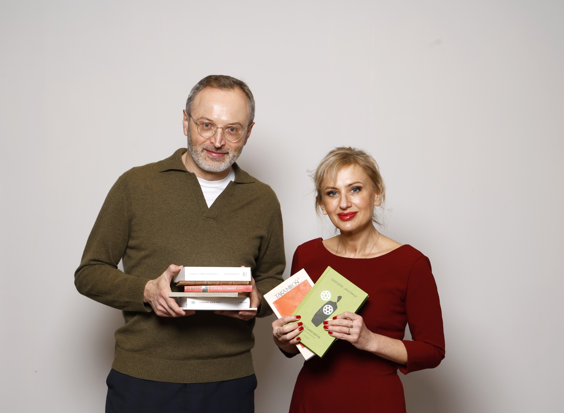 Czytanie pozwala uporać się z lękiem. Oto nasza kolekcja książek na zimę | Polityka o książkach. Odc. 22