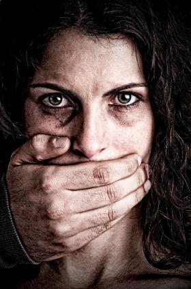 Nikt nie szemrze, nikt nie kwestionuje, bo wszyscy boją się pasa.