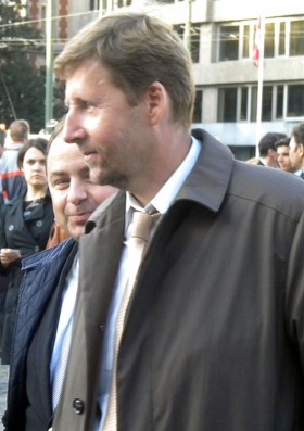 W Brukseli, na spotkaniu Bronisława Komorowskiego z Belgami nieopodal polskiej ambasady pojawili się polscy europosłowie (na zdjęciu: Marek Migalski)...