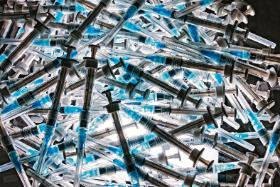 Tylko w Polsce będziemy mieli kilkadziesiąt milionów jednorazowych strzykawek.