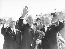 Husak (w środku) w czasie wizyty w NRD w 1971 r. Po lewej Honecker, po prawej Ulbricht.