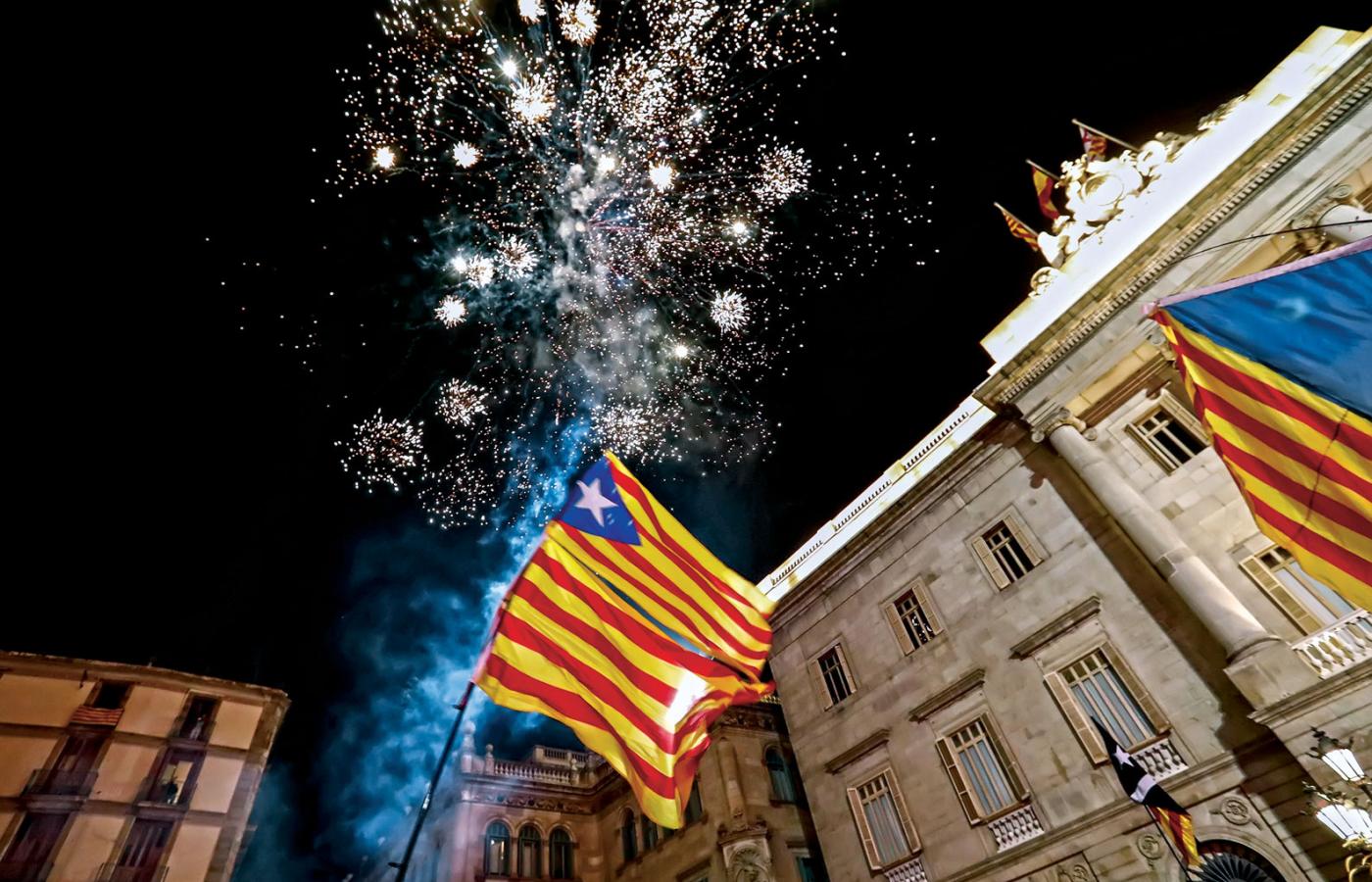 Katalończycy nie tylko apelowali o niepodległość swojego regionu, ale też zorganizowali w tej sprawie referendum.