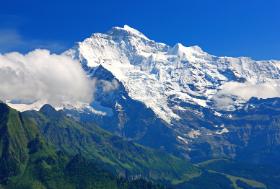 Masyw Jungfrau w Alpach Berneńskich.