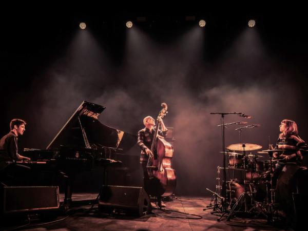 Avishai Cohen z zespołem