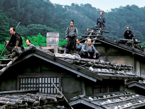 Kadr z filmu 13 ASSASINS (13 zabójców), reż. Kudo Eiichi