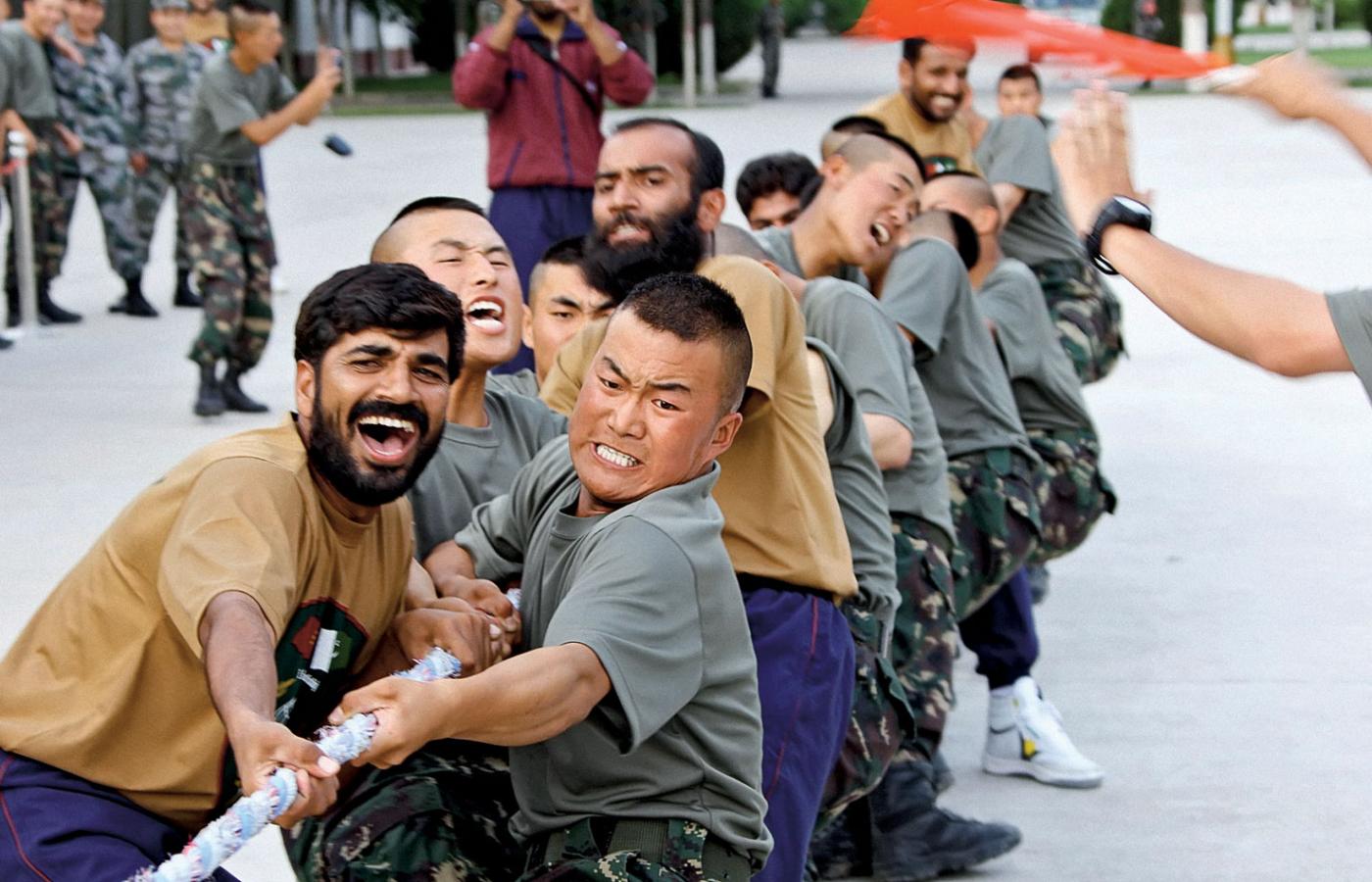 Chińsko-pakistańskie ćwiczenia wojskowe. Militarne spotkanie Chin i Indii nie mają tak zabawnego charakteru.