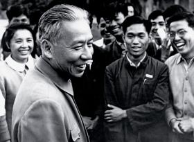 Liu Shaoqi, chiński odpowiednik Nikity Chruszczowa