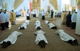 'To polityka przyszła na kolanach do Kościoła i rozbudziła w nim polityczne ambicje, a nie na odwrót.'