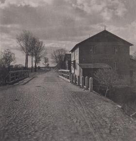 Przedwojenny młyn w Orli.